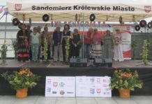 ZABAWA, EDUKACJA ORAZ INTEGRACJA – ŚWIĘTO SENIORÓW W SANDOMIERZU