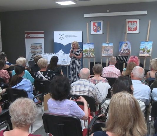 ŻYCIE MA TAK WIELE BARW – WERNISAŻ W BIBLIOTECE PEDAGOGICZNEJ W TARNOBRZEGU