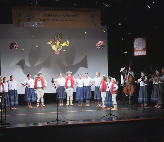 JUBILEUSZOWE SPOTKANIE Z FOLKLOREM – OGÓLNOPOLSKI FESTIWAL W BARANOWIE SANDOMIERSKIM