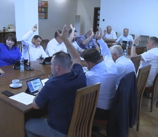 RADA MIEJSKA BYŁA JEDNOGŁOŚNA – BURMISTRZ BARANOWA SANDOMIERSKIEGO OCENIONY POZYTYWNIE