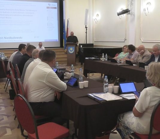 RADA MIASTA TARNOBRZEGA ZDECYDOWAŁA – PREZYDENT BEZ WOTUM ZAUFANIA I ABSOLUTORIUM