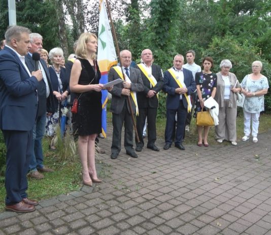 WSPOMNIENIE KRWAWEJ NIEDZIELI – W TARNOBRZEGU UPAMIĘTNILI OFIARY RZEZI WOŁYŃSKIEJ