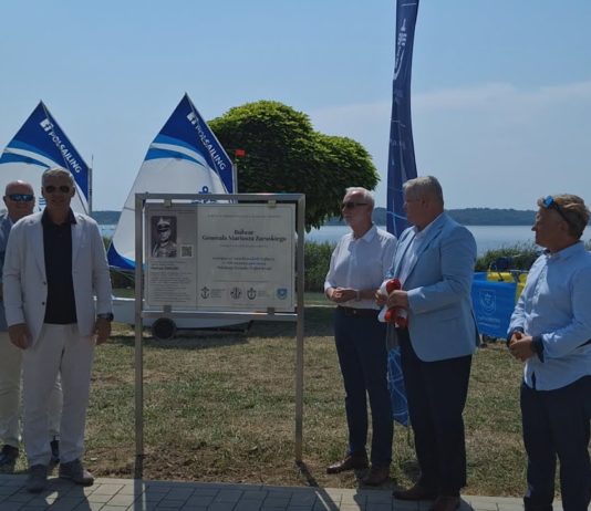 ŻEGLARZE UCZCILI JUBILEUSZ ZWIĄZKU – BULWAR NAD JEZIOREM TARNOBRZESKIM ZYSKAŁ PATRONA