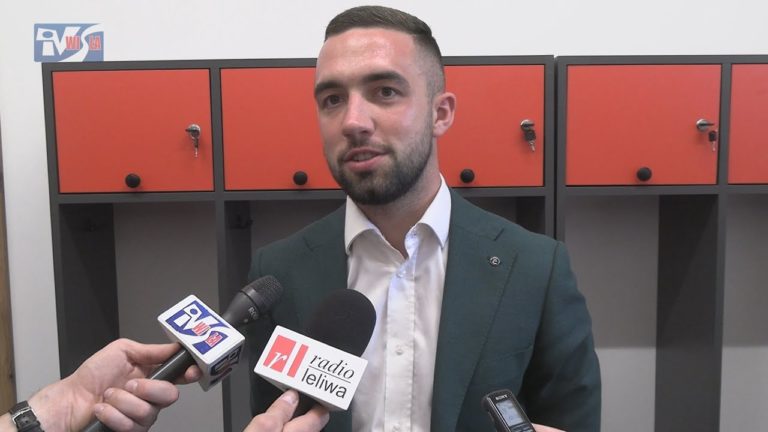 SPORTOWE ŚWIĘTO W CHMIELOWIE – PIŁKARZE DOCZEKALI SIĘ NOWEJ SZATNI