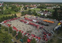 MOC ATRAKCJI NA PLACU TARGOWYM W GRĘBOWIE – TRZECI ZLOT SAMOCHODÓW STRAŻACKICH