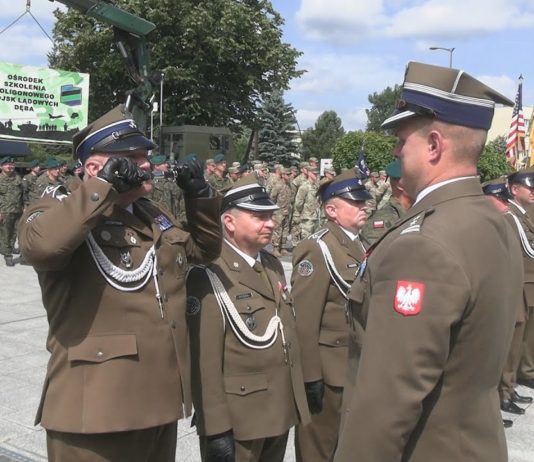 ŻOŁNIERZE UHONOROWALI PATRONA – WOJSKOWE ŚWIĘTO W NOWEJ DĘBIE