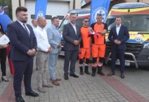 PRZEKAZANIE NOWEGO AMBULANSU – PODSTACJA W GORZYCACH Z NOWOCZESNYM POJAZDEM