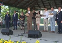 KULTYWUJĄ DOŻYNKOWE TRADYCJE – W GMINIE GORZYCE DZIĘKOWALI ZA ZEBRANE PLONY