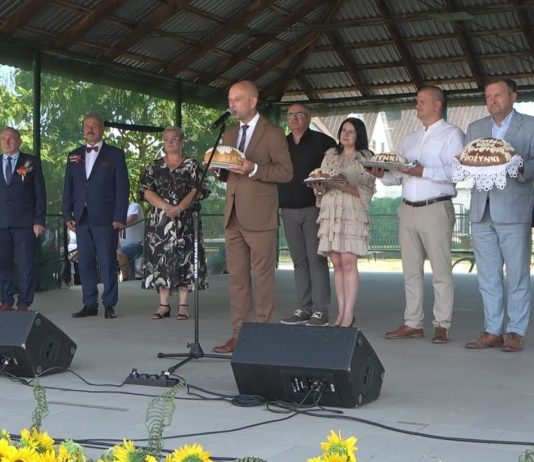KULTYWUJĄ DOŻYNKOWE TRADYCJE – W GMINIE GORZYCE DZIĘKOWALI ZA ZEBRANE PLONY