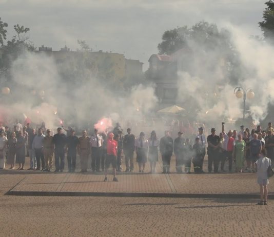 CZEŚĆ I CHWAŁA BOHATEROM – W TARNOBRZEGU UPAMIĘTNIONO ROCZNICĘ WYBUCHU POWSTANIA WARSZAWSKIEGO