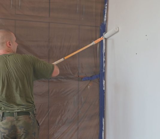 SPONTANICZNA AKCJA W SKOPANIU – ŻOŁNIERZE Z POMOCĄ DLA DOMU DZIECKA