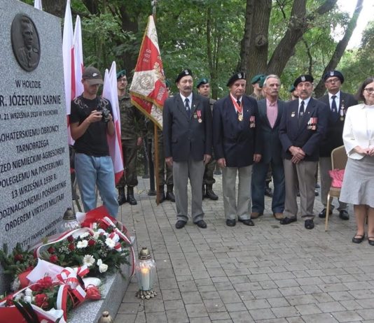 BOHATERSKI OBROŃCA TARNOBRZEGA UPAMIĘTNIONY – UROCZYSTOŚĆ PATRIOTYCZNA NA SKALNEJ GÓRZE