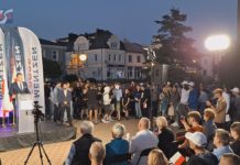 SŁAWOMIR MENTZEN W TARNOBRZEGU – KANDYDAT NA PREZYDENTA RP SPOTKAŁ SIĘ Z MIESZKAŃCAMI