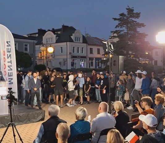 SŁAWOMIR MENTZEN W TARNOBRZEGU – KANDYDAT NA PREZYDENTA RP SPOTKAŁ SIĘ Z MIESZKAŃCAMI