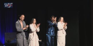 PREMIERA SPEKTAKLU „CZWORO DO POPRAWKI” – TEATR SCENA16 PORWAŁ WIDOWNIĘ W TARNOBRZEGU