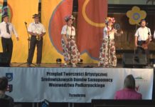 JUBILEUSZOWY PRZEGLĄD W TARNOBRZEGU – ŚRODOWISKOWE DOMY SAMOPOMOCY ZAPREZENTOWAŁY SIĘ NA SCENIE