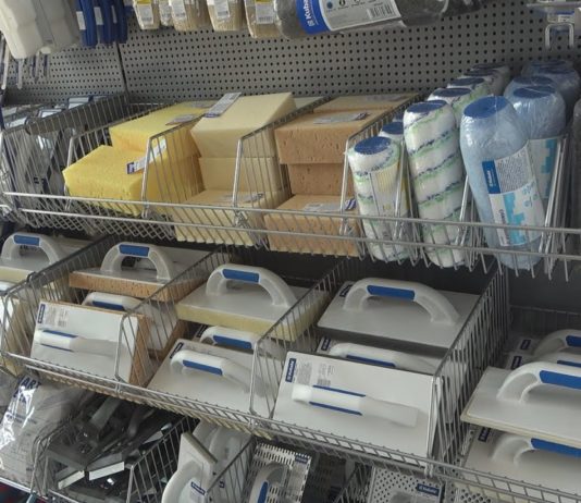 PREZENTY Z OKAZJI DNIA BUDOWLAŃCA – Z NOWEGO SPRZĘTU BĘDĄ KORZYSTALI UCZNIOWIE