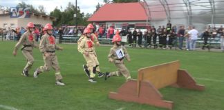 POWIATOWE ZAWODY SPORTOWO-POŻARNICZE – NAJLEPSZE DRUŻYNY RYWALIZOWAŁY W GRĘBOWIE