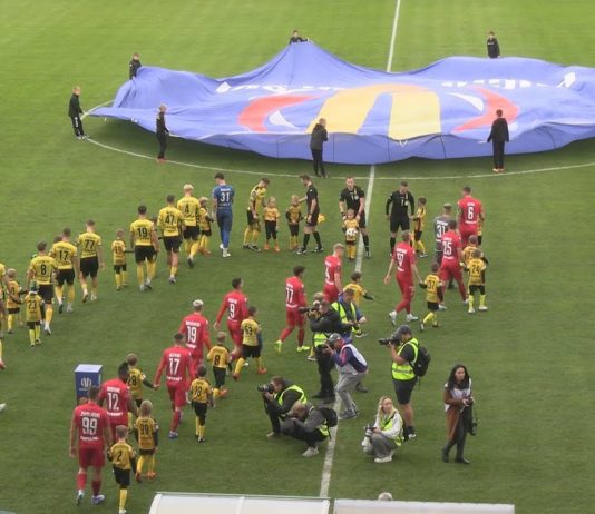 ŚWIETNE WIDOWISKO W TARNOBRZEGU – SIARKA PRZEGRAŁA Z WISŁĄ KRAKÓW