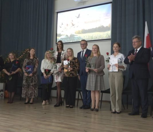 MEDALE, NAGRODY I ŻYCZENIA DLA NAUCZYCIELI – DZIEŃ EDUKACJI NARODOWEJ W SANDOMIERZU