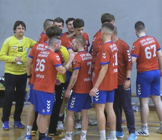 CZWARTA WYGRANA SPR WISŁA SANDOMIERZ – GOSPODARZE POKONALI PIŁKARZY RĘCZNYCH Z BIŁGORAJA
