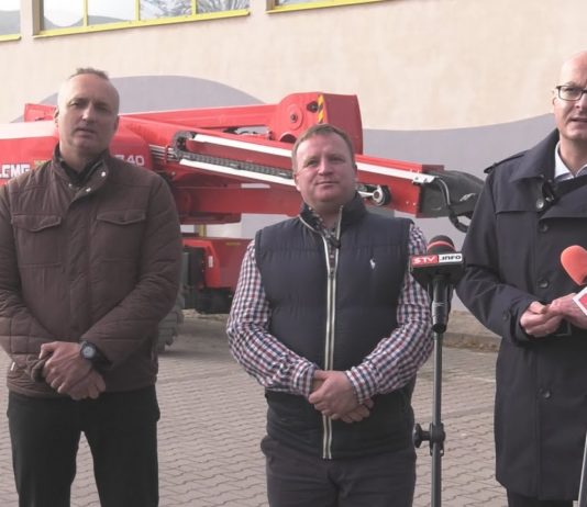 KRYTA PŁYWALNIA ZMIENIA OBLICZE – JAK PRZEBIEGA REALIZACJA INWESTYCJI W SANDOMIERZU?