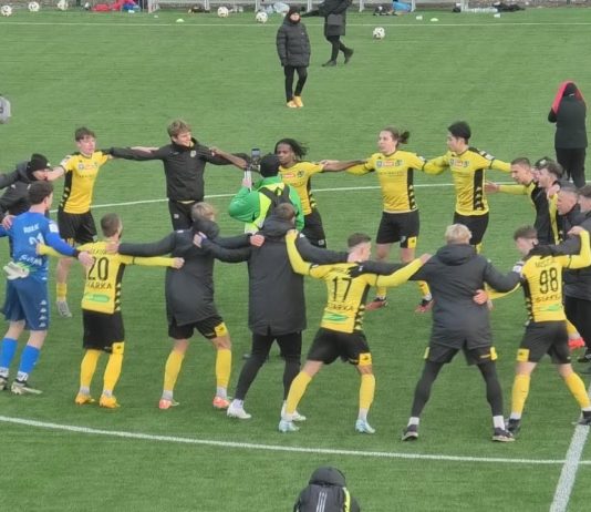 SIARKA TARNOBRZEG WYSZARPAŁA TRZY PUNKTY – GOSPODARZE POKONALI CZARNYCH POŁANIEC