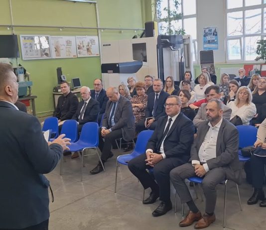 O PLANOWANIU KARIERY ZAWODOWEJ – KONFERENCJA NAUKOWA W ZESPOLE SZKÓŁ W GORZYCACH