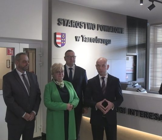 NOWOŚCI W BUDYNKU STAROSTWA POWIATOWEGO – W TARNOBRZEGU ZAKOŃCZYLI REWITALIZACJĘ