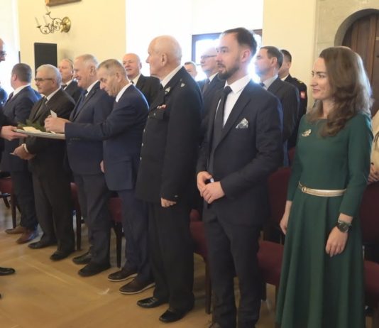 ŚWIĄTECZNE SPOTKANIE W SANDOMIERZU – SAMORZĄDOWA WIGILIA W ZAMKU KRÓLEWSKIM