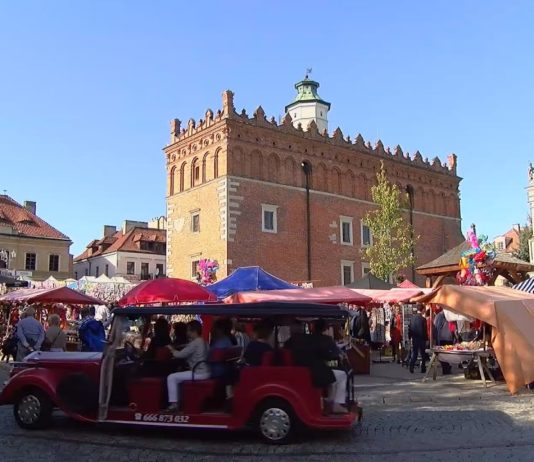 W SANDOMIERZU CORAZ MNIEJ TURYSTÓW – JAKIE SĄ TEGO PRZYCZYNY?