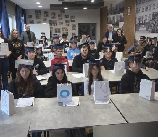 WISŁOSAN YOUNG STAFF ACADEMY – UCZNIOWIE I NAUCZYCIELE ODEBRALI CERTYFIKATY