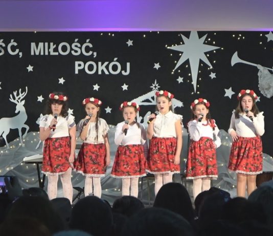 ŚPIEWALI KOLĘDY I PASTORAŁKI – REKORDOWY PRZEGLĄD W GRĘBOWIE