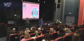 UZALEŻNIENIE OD SMARTFONÓW WŚRÓD UCZNIÓW – W BARANOWIE SANDOMIERSKIM ROZPOCZĘTO DYSKUSJĘ