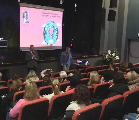 UZALEŻNIENIE OD SMARTFONÓW WŚRÓD UCZNIÓW – W BARANOWIE SANDOMIERSKIM ROZPOCZĘTO DYSKUSJĘ