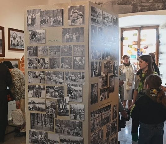HISTORIA HARCERSTWA NA ZDJĘCIACH – WERNISAŻ WYSTAWY W SANDOMIERSKIM RATUSZU