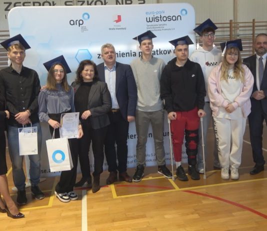 DAJĄ SZANSĘ NA ROZWÓJ – W NOWEJ DĘBIE PODSUMOWANO KOLEJNĄ EDYCJĘ PROJEKTU