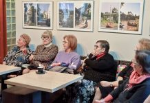 Wernisaż wystawy zdjęć – okładki czasopisma społeczno-kulturalnego „Sandomierzanin”