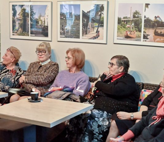 Wernisaż wystawy zdjęć – okładki czasopisma społeczno-kulturalnego „Sandomierzanin”