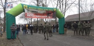 ODDALI HOŁD ŻOŁNIERZOM NIEZŁOMNYM – TROPEM WILCZYM W NOWEJ DĘBIE