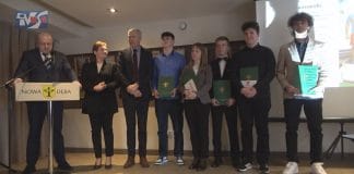 DOCENILI SPORTOWCÓW I TRENERÓW – GALA STYPENDIALNA W NOWEJ DĘBIE