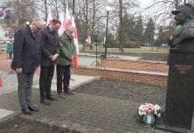 PAMIĘTALI O SWOICH BOHATERACH – W TARNOBRZEGU UPAMIĘTNILI ŻOŁNIERZY WYKLĘTYCH