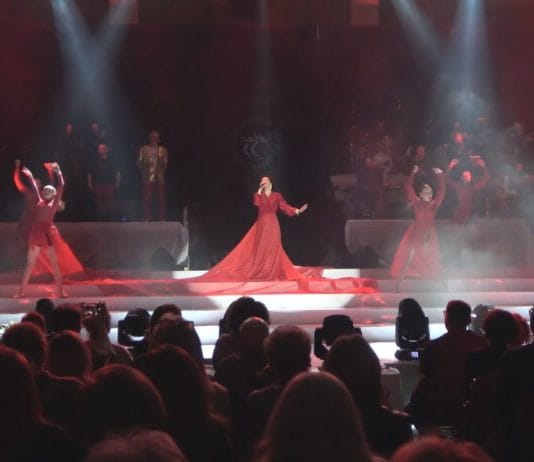 MIŁOŚĆ KRÓLOWAŁA NA SCENIE – SPEKTAKULARNE WIDOWISKO ARTYSTYCZNE W TARNOBRZEGU