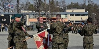 ŻOŁNIERZE ZŁOŻYLI ŚLUBOWANIE – UROCZYSTA PRZYSIĘGA WOJSKOWA W NOWEJ DĘBIE