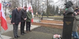 PAMIĘTALI O SWOICH BOHATERACH – W TARNOBRZEGU UPAMIĘTNILI ŻOŁNIERZY WYKLĘTYCH