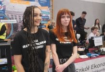 SZKOŁY ZAPREZENTOWAŁY SWOJĄ OFERTĘ – OŚWIATOWA GIEŁDA W SANDOMIERZU