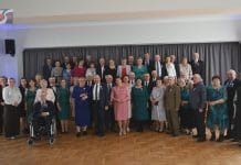 PIĘKNA UROCZYSTOŚĆ W GRĘBOWIE – MAŁŻONKOWIE OBCHODZILI ZŁOTE GODY