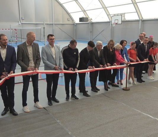 DUŻA INWESTYCJA W SANDOMIERZU ZAKOŃCZONA – POWSTAŁA NOWOCZESNA HALA SPORTOWA