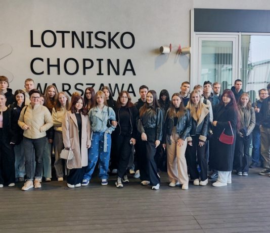 Uczniowie z „Rolnika” na wycieczce szkoleniowej w Firmie SIMAIR VIRTUAL Centrum Szkolenia Pilotów Liniowych oraz Załogi Pokładowej