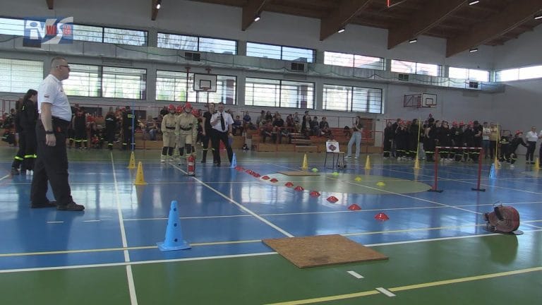 RYWALIZACJA MŁODYCH STRAŻAKÓW – HALOWE ZAWODY SPORTOWO-POŻARNICZE W TARNOBRZEGU